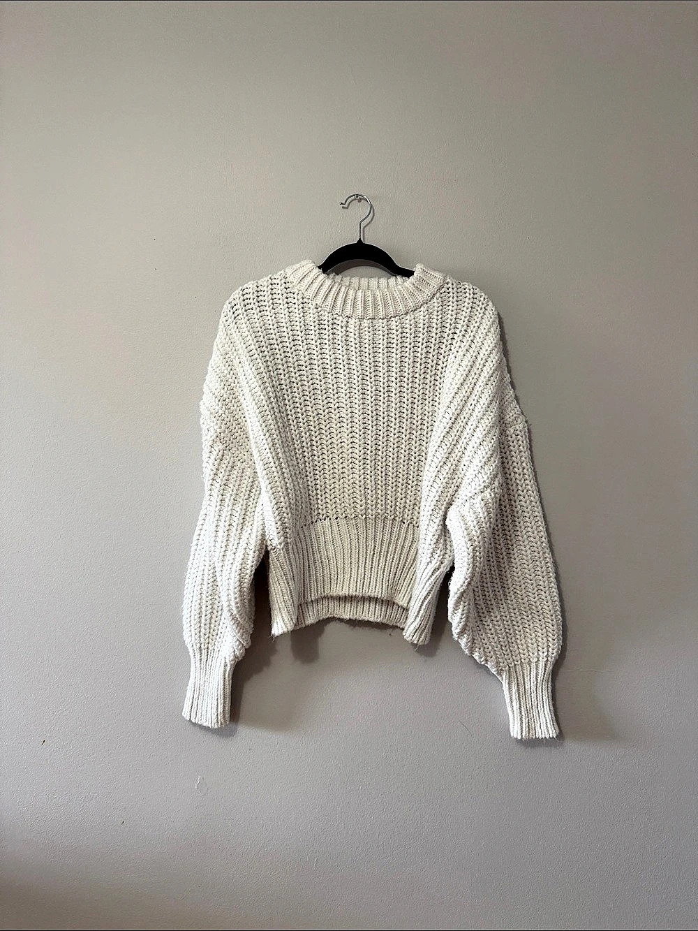 H&M Chunky Knit Crewneck Sweater in White Medium Like New